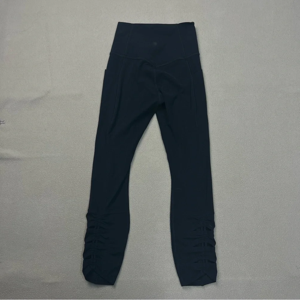 Athleta Salutation Stash Pocket II Cinch 7/8 Tight Womens XS Black nylon blend - Picture 5 of 7